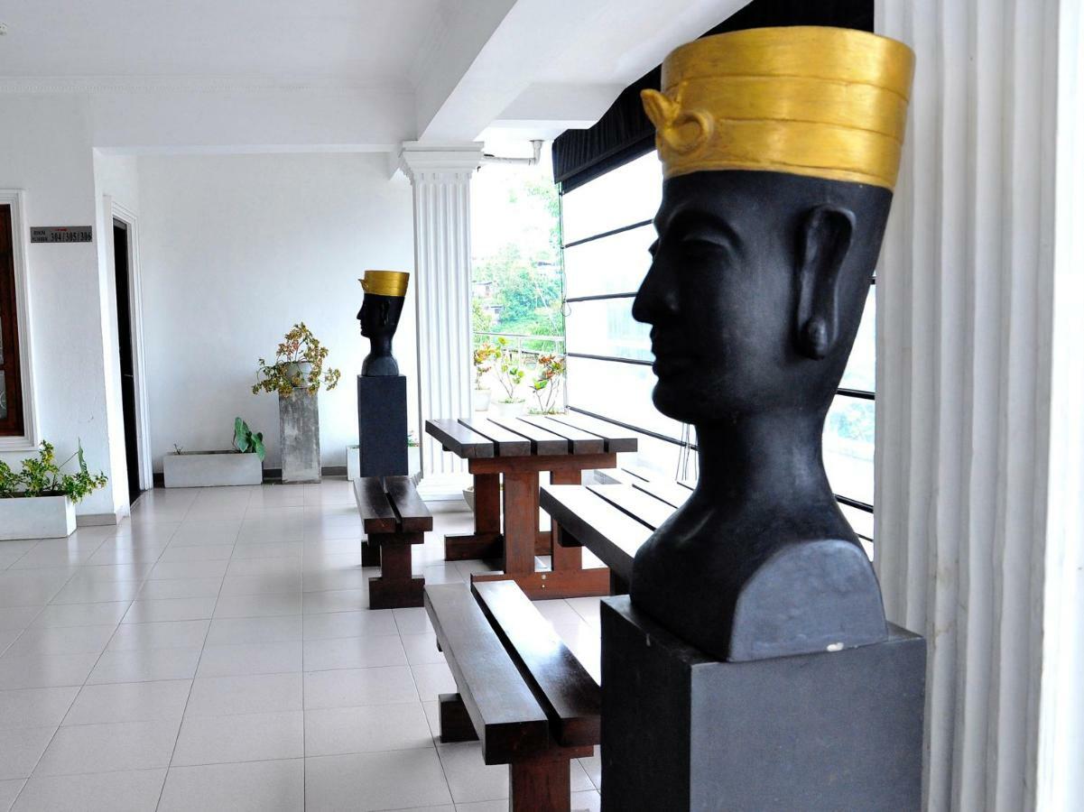 Hotel Laa Adams - The Luxurious Living Hatton Esterno foto