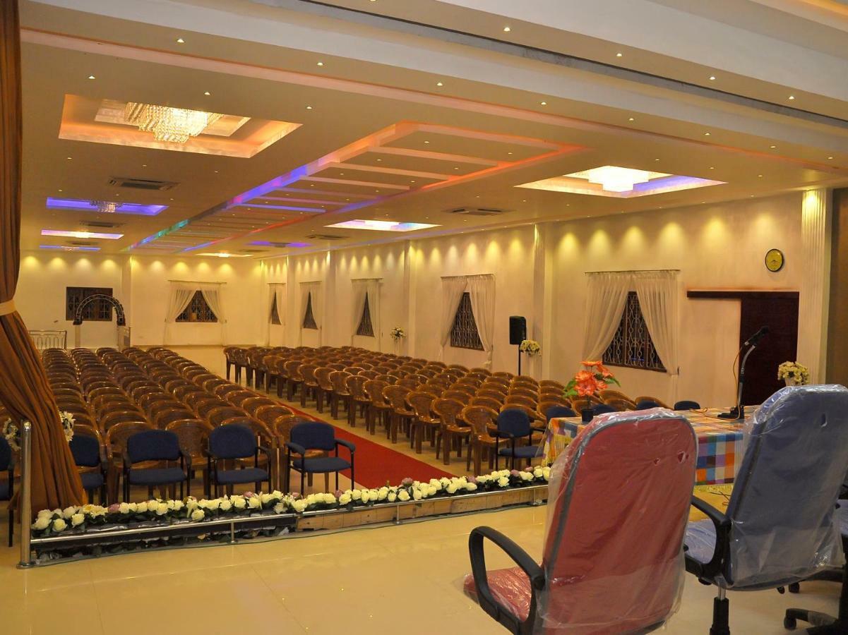 Hotel Laa Adams - The Luxurious Living Hatton Esterno foto