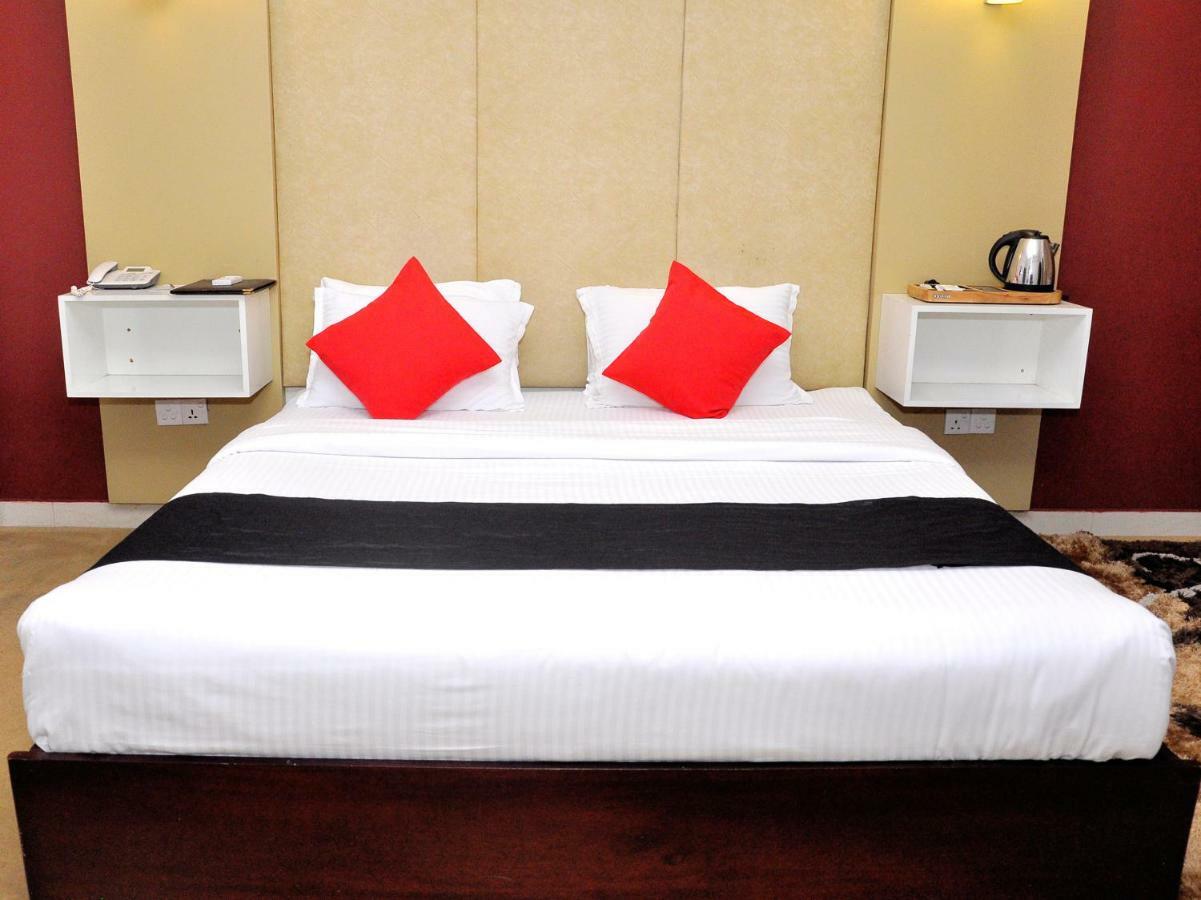 Hotel Laa Adams - The Luxurious Living Hatton Esterno foto